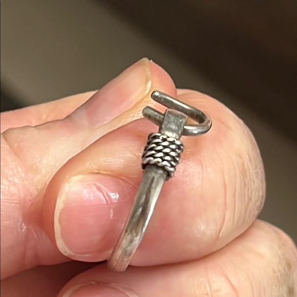 Silver Horseshoe Ring with Textured Band Sz 9 - Picture 3 of 5